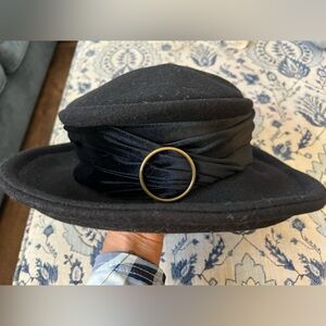 Lillie and Cohoe “Miranda” cashmere black hat size 1